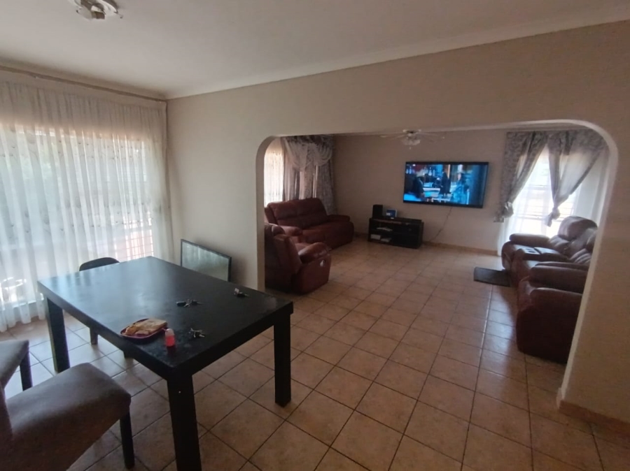 3 Bedroom Property for Sale in Safari Gardens North West